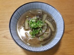 冷やし茄子うどん