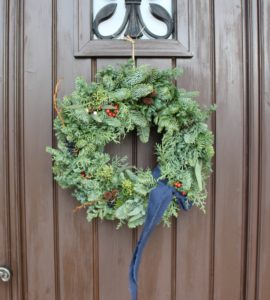 生花のクリスマスリースは香りもよいです☆